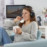 Thomson kabelloser Funk-Kopfhörer mit Ladestation (Over-Ear-Kopfhörer für Fernseher/TV, schnurloser Kopfhörer mit Reichweite 100 m, 863 MHz, PLL-System) – Bild 7