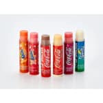 Lip Smacker Coca Cola in Vintage-Flaschenform mit 6 Lippenpflegestiften in verschiedenen Geschmacksrichtungen – Bild 6