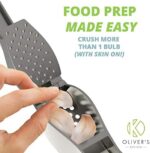 Oliver's Kitchen ® Premium Knoblauchpresse, Handlich & Leicht zu Reinigen, Pressen Sie Knoblauch & Ingwer Mühelos (Kein Schälen Nötig), Extra Stark & Strapazierfähig, Stylische Zinklegierung – Bild 3