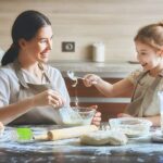 Vicloon Edelstahl Teigschneider, 3-teiliges Set Teigspachtel aus Kunststoff, Backen Teigschneider mit Rutschfestem Gummigriff und Messskala, Teigschaberkarte für Teigkuchen, Pizza, Backwerkzeug – Bild 8