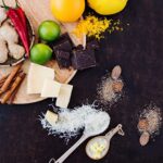 Microplane Zester Küchenreibe für Zitrusfrüchte, Hartkäse, Ingwer, Schokolade & Muskatnuss mit feiner Edelstahlklinge, Made in USA – Bild 2