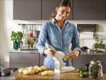 Leifheit Pommes Frites Schneider ComfortLine Serie mit 2 Messereinsätzen, Pommesschneider für 10 oder 12 mm Sticks, rutschfester Gemüseschneider mit Softtouch-Griff – Bild 2
