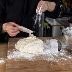 Vicloon Edelstahl Teigschneider, 3-teiliges Set Teigspachtel aus Kunststoff, Backen Teigschneider mit Rutschfestem Gummigriff und Messskala, Teigschaberkarte für Teigkuchen, Pizza, Backwerkzeug – Bild 7