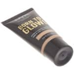 NYX Professional Makeup Born to Glow Radiant Foundation, Schillerndes Finish, Aufbaufähige mittlere Deckkraft, Vegane Formel – Bild 4