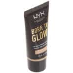 NYX Professional Makeup Born to Glow Radiant Foundation, Schillerndes Finish, Aufbaufähige mittlere Deckkraft, Vegane Formel – Bild 3