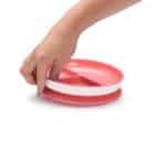 Munchkin Stay Put Teller mit Saugnapf, kinderteller passend für die meisten Hochstuhl-Tabletts, Munchkin Bunte Gabeln und Löffel – Bild 4