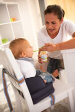 roba Boostersitz, mobiler aufblasbarer Kindersitz mit erhöhten Seitenteilen, flexible Sitzerhöhung für zuhause und unterwegs, 1 Stück (1er Pack) – Bild 2