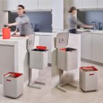 Joseph Joseph IntelligentWaste Totem Compact  – Abfalltrennsystem – Küchenabfalleimer mit getrennten Wertstoff- und Speiseabfallfächern, Deckel mit integriertem Geruchsfilter – Bild 12