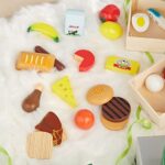 Melissa and Doug Holz Lebensmittel Kinderküche Zubehör Holz | Spielküche Zubehör Holz & Kaufladen Zubehör Holz | Küchenspielzeug für Kinder Küchenzubehör | Holzspielzeug Küche Kinder ab 2 Jahre – Bild 8