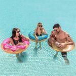 JOYIN Aufblasbarer Donut Schwimmreifen mit Glitzern 82.55cm(3er Pack), Schwimmring, Sommer Wasser Spielzeug, lustiges Pool Floats Spielzeug für Schwimmbadpartys und Donutpartydekorationen – Bild 5
