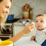 Munchkin Weisse Sicherheitslöffel, 4 Stück – Bild 3