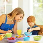 Munchkin Bunte Becher, 4er-Pack & Bunte Breischalen, 8er-Pack & Bunte Kindertellerchen, 8er-Pack, Mehrfarbig & Multi Geschirrset für Kleinkinder, mehrfarbig – Bild 6