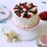 Amazy Sahnespender inkl. 3 Edelstahl Tüllen + 2 Reinigungsbürsten, Profi Sahnesyphon aus Aluminium für die Zubereitung von Schlagsahne, Creme, Mousse, Espuma & Co. – Bild 4