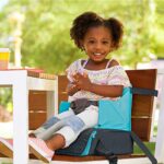 Munchkin Sitzerhöhung für unterwegs, faltbar, Reisetasche verwandelt sich in Boostersitz, mit Platz für Flaschen, Windeln und mehr – Bild 2
