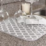 S&T INC. 497401 Geschirrmatte Saugstarke, wendbare Mikrofaser-Abtropfmatte für Küche, 40,6 x 45,7 cm – Bild 10