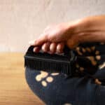 vitazoo Enthaarungsbürste zur Entfernung von Haaren für Textile Oberflächen und Fahrzeugpolster – Bild 6