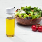 OXO Good Grips Präzisionsölspender aus Glas, Profi-Quetschflasche, Salatdressing-Shaker – Bild 9