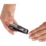 Nagelknipser für Männer mit Auffangbehälter - KLIPP Rasiermesserscharf Selbstsammelnde Nagelschneider mit ergonomischem Hebel halten Fingernägel und Fussnägel tadellos gepflegt - inkl. Ziplockbeutel – Bild 3