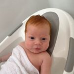 Nuby Dr. Talbot's - Baby-Badewanne mit Rückenlehne aus weiches Schaumstoff - Badewanne für Babys mit rutschfeste Griffe - 0-12 Monate – Bild 7