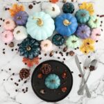 Benjia 17 Stück Kürbis Herbst Deko Dekoration Draussen, Gross Mini Klein Weiss Blau Rosa Grün Kürbisse Zierkürbisse Herbstdeko Herbstdekorationen Halloween – Bild 4