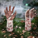 JOYIN Halloween Zombie-Arme als Rasenpfähle für das Beste Friedhofdekor zu Halloween, Groundbreaker gruselige Halloween Aussendekorationen – Bild 6