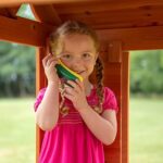 Backyard Discovery Spielhaus Timberlake aus Holz | Outdoor Kinderspielhaus für den Garten inklusive Zubehör | Gartenhaus für Kinder mit Fenstern. – Bild 7