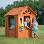 Backyard Discovery Spielhaus Timberlake aus Holz | Outdoor Kinderspielhaus für den Garten inklusive Zubehör | Gartenhaus für Kinder mit Fenstern. – Bild 3