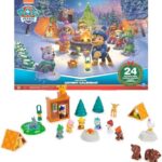 PAW Patrol Adventskalender 2025 - 24 Spielzeug-Überraschungen für eine fantasievolle Winterwelt, 7 Welpenfiguren, Tierfiguren und Zubehör, ab 3 Jahren