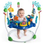 Baby Einstein - Journey of Discovery Spring- und Spielcenter mit Lichtern und Melodien | Neptune's Ocean Discovery Spring- und Spielcenter mit abnehmbare Spielzeuge | Ocean Explorers Flugzeug Abenteuer | Neighborhood Friends Spring- und Spielcenter | Neighborhood Symphony Spring- und Spielcenter – Bild 12