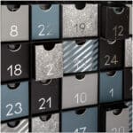Origineller Adventskalender 2023 mit 25 Duftkerzen im Glas mit Spruch - Adventskalender kerzen - Deutsche Fassung – Bild 3
