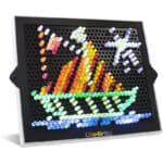 Basic Fun 2215 Lite-Brite Ultimate Classic, Light Up Drawing Board, LED Drawing Board with Colours – Bild 6