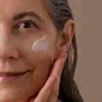 JUNGLÜCK Retinol Creme | Leichte Feuchtigkeitscreme für Hautregeneration – Bild 3