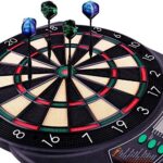 WIN.MAX Elektronisches Profi-Dartboard Set - 65 Varianten, 1-8 Spieler, 12 Darts + 12 Pro Flights & Zubehör – Bild 3