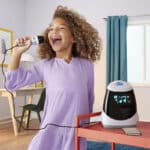 Die interaktive Karaokemaschine Little Tikes Tobi 2 ist für Kinder ab 6 Jahren geeignet