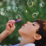 Joyibay Seifenblasen Set - 15-teiliger Bubble-Zauberstab für Kindergeburtstage und Partys