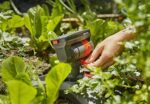 Gardena Viereckregner AquaZoom compact: Regner zur Bewässerung von Nutzflächen von 9-216 m², Reichweite 3-18 m, Sprengweite 3-12 m, integrierter Innenfilter