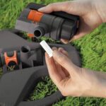 Gardena Viereckregner AquaZoom compact: Regner zur Bewässerung von Nutzflächen von 9-216 m², Reichweite 3-18 m, Sprengweite 3-12 m, integrierter Innenfilter