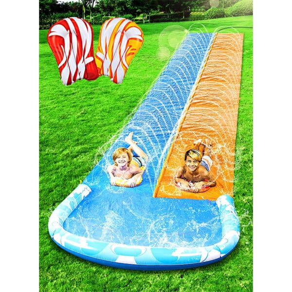 JOYIN 685.8 * 157.4cm Rutsche und Wasserrutsche mit 2 Bodyboards, Kinder Wasserrutsche,Sommerspielzeug mit eingebauter Sprinkleranlage für Garten und Wasserspielzeug im Freien