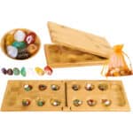 Toys of Wood Oxford Hus Spiel Mancala Brettspiel - Kalaha Spiel Erwachsene Brettspiel mit klappbarem Holzbrett und Natursteinkiesel -Familien Brettspiele-Mancala Spiele Strategisches Spiel für Kinder