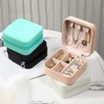 Eucomir Mini Schmuckkästchen für Damen – Reise-Schmuckbox aus PU-Leder, Klein & Praktisch für Ringe, Ohrringe & Ketten