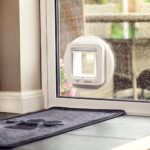 Sure Petcare SureFlap Mikrochip-Katzenklappe – Batteriebetrieben, für Türen & Wände, kompatibel mit RFID-Halsbändern und Mikrochips – Bild 5