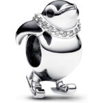 Eislaufender Pinguin-Charm