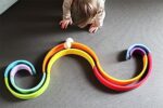 small foot Holzbausteine und Stapelspielzeug - Regenbogen-Set für Kinder ab 1 Jahr