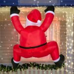 Kletternder Weihnachtsmann