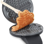 Cloer 1620 Waffeleisen – Herzwaffeln, 930 W, 15,5 cm, einstellbarer Bräunungsgrad