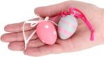 com-four® 36x Ostereier zum Aufhängen 4 cm - Handbemalte Osterdeko mit tollen Mustern - Deko Ostereier in Mehreren Rosa-Farben