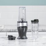 Ninja 700W Slim Mixer – Smoothie Maker mit 2x 470ml Bechern, zerkleinert Eis & gefrorenes Obst