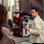 DJI RS 3 Mini – Leichter 3-Achsen-Gimbal für DSLR & Systemkameras, 2 kg Traglast, Bluetooth & Vertikalmodus