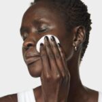 Clinique Clarifying Lotion 2 – Sanfte Peeling-Lotion für Mischhaut – Bild 4
