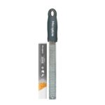 Microplane Zester Küchenreibe Anthrazit – Profi-Reibezange für Käse, Zitrus & Gewürze